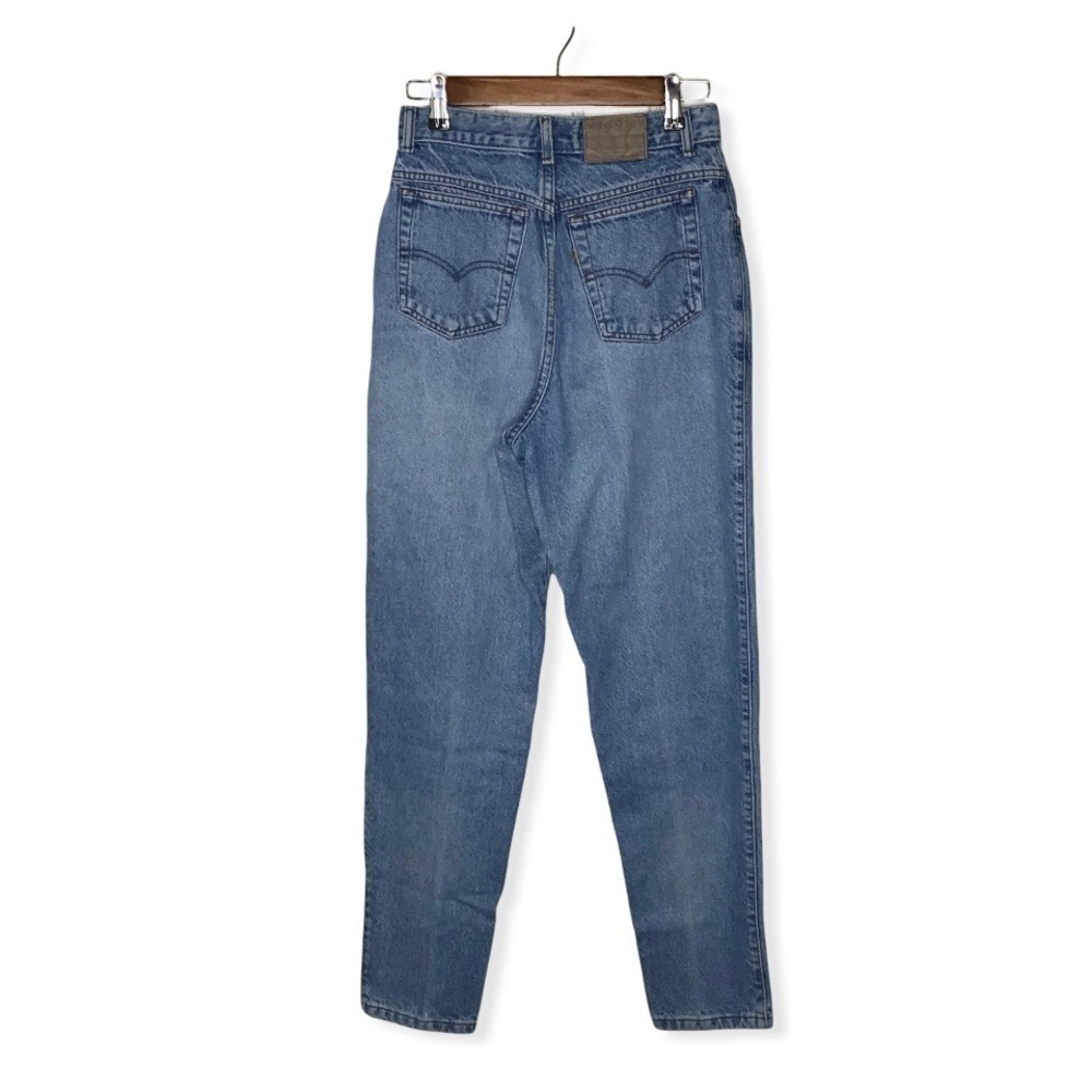 Vintage Levi’s 900 Series High Rise Jeans.